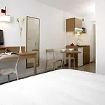 Апарт-отель Appart'city Classic Centre - Pays De Geneve 3*