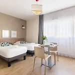 Appart'city Classic Centre - Pays De Geneve 3* Аннемас