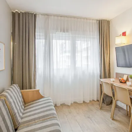Appart'city Classic Centre - Pays De Geneve 3*