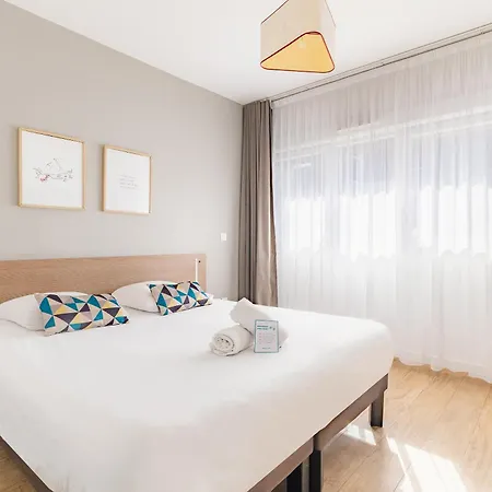 Апарт-отель Appart'city Classic Centre - Pays De Geneve 3*