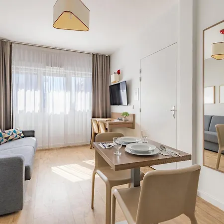Appart'city Classic Centre - Pays De Geneve 3* Annemasse