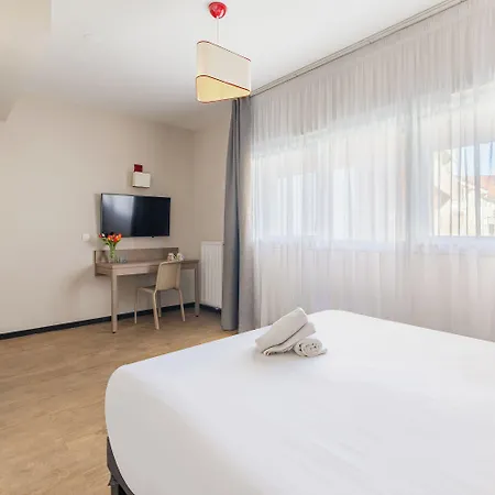 Appart'city Classic Centre - Pays De Geneve 3*