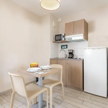 Aparthotel Appart'city Classic Centre - Pays De Geneve